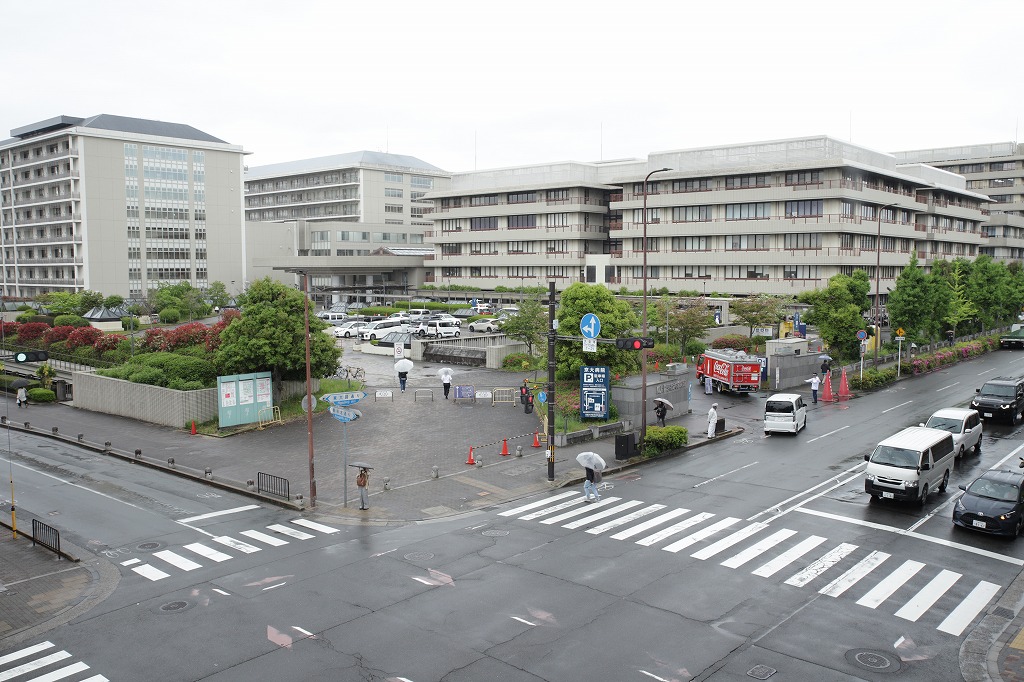 京大病院外観